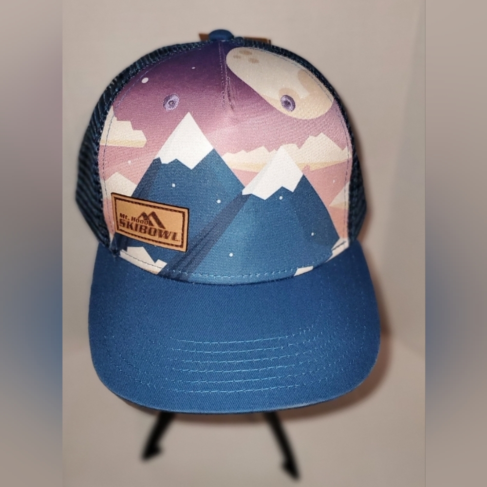 Mt Hood Skibowl Snapback Hat NWT Locale Oregon MT HOOD